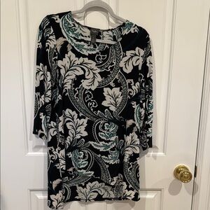 Black and White Floral Tunic Top